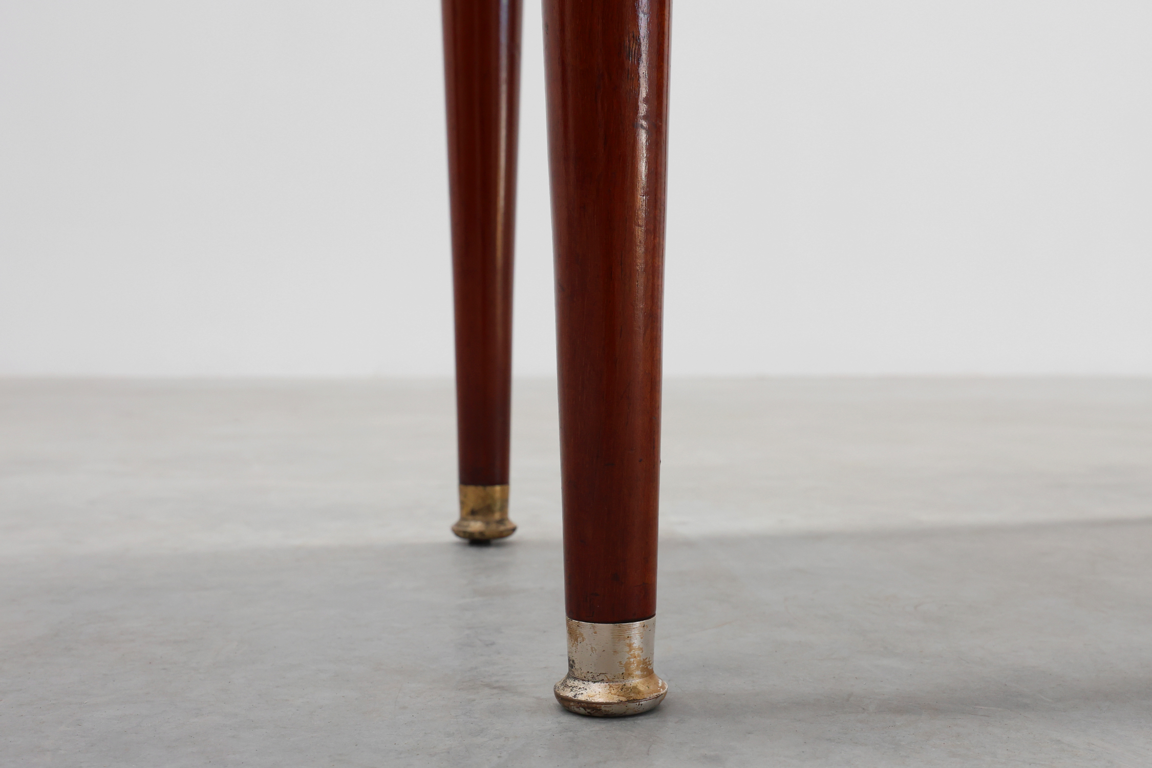 Pair of French Art Deco bedside tables with marquetry and marble tops, 1940sthumbnail